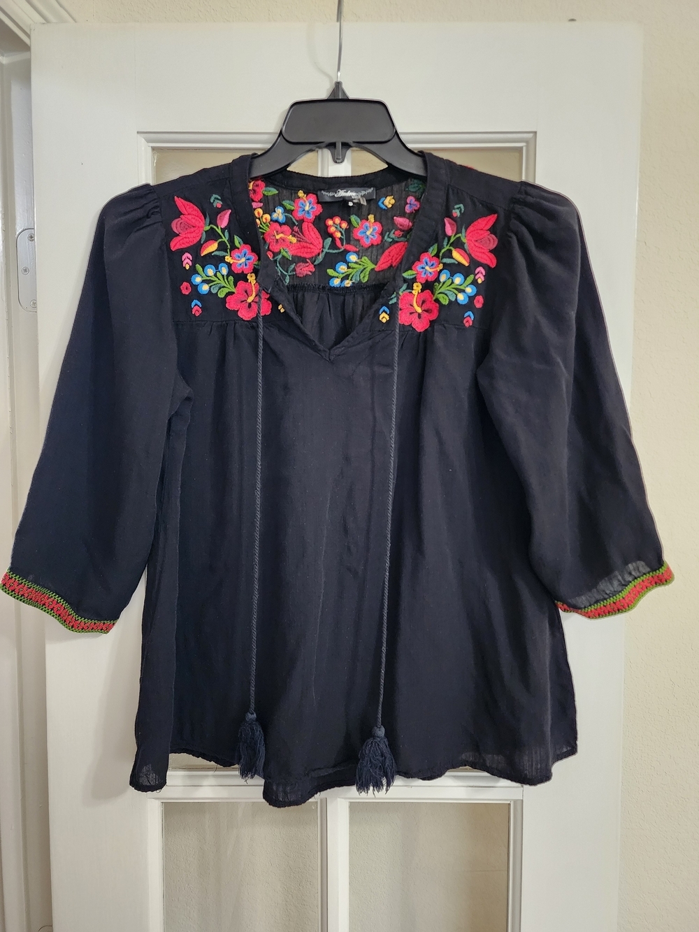 Andree by Unit Embroidered Boho Peasant Top Black Floral Tassel S